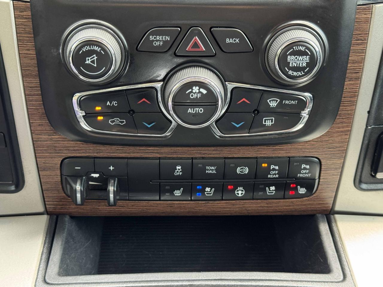 RAM 3500 Laramie Mega Cab 4WD 2018
