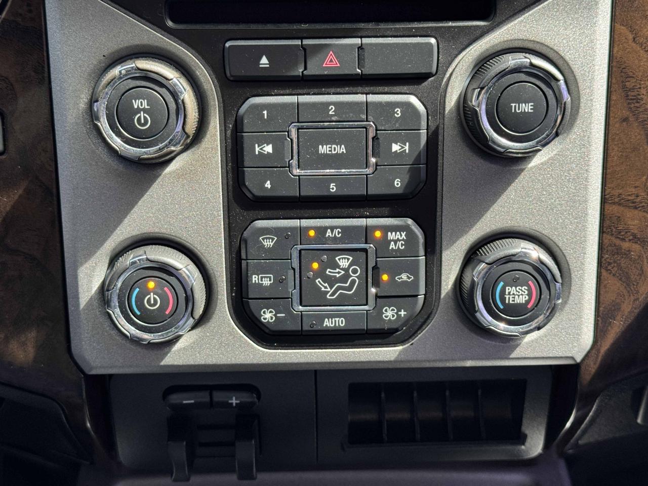 Ford Super Duty F-250 SRW  2013