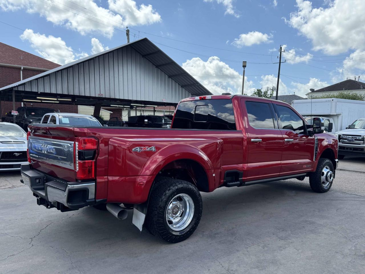 Ford Super Duty F-350 DRW  2024