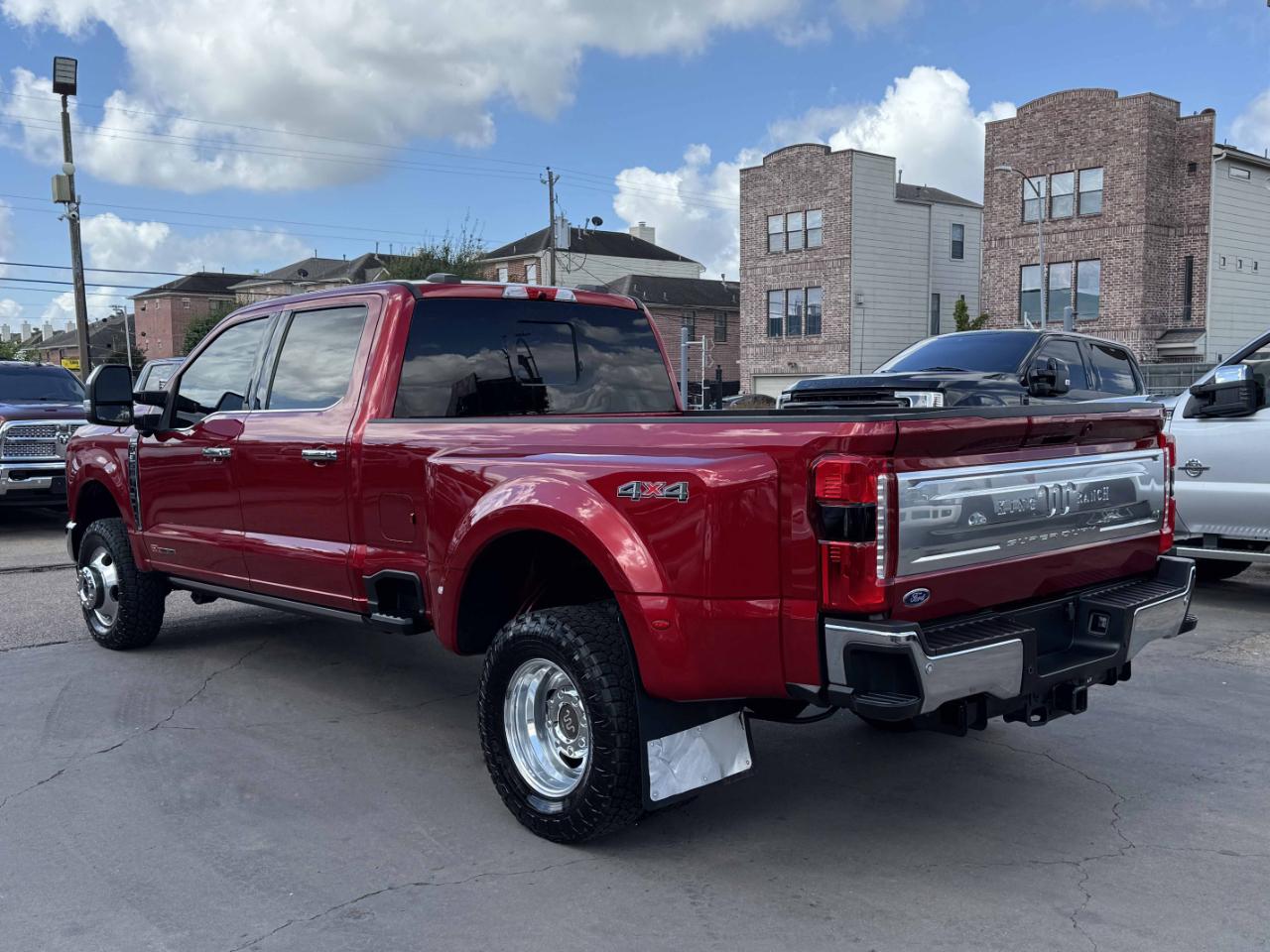 Ford Super Duty F-350 DRW  2024