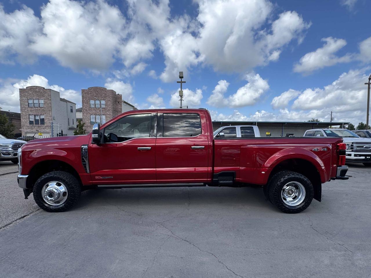 Ford Super Duty F-350 DRW  2024