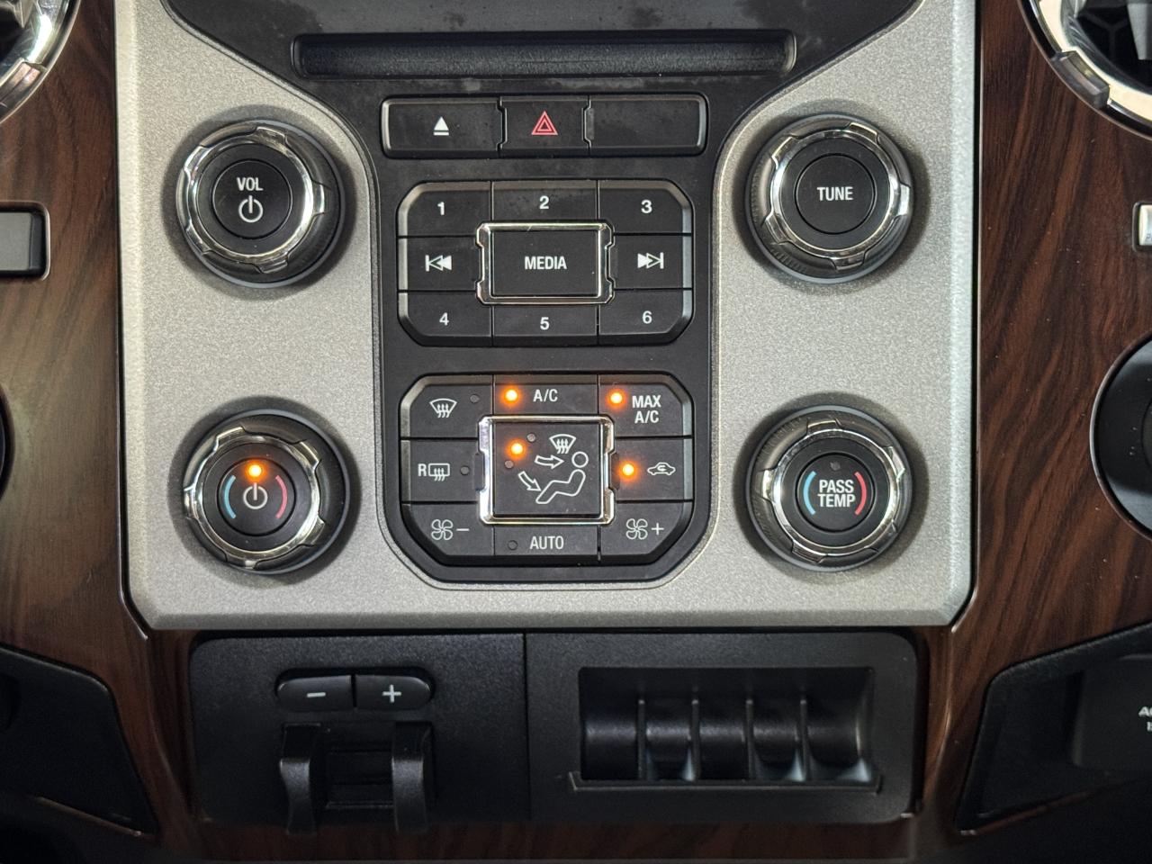 Ford Super Duty F-250 SRW  2014