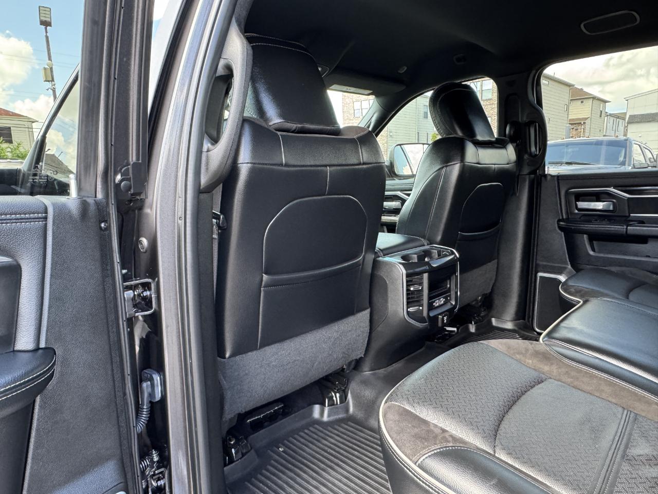 RAM 2500 Laramie Crew Cab 4WD 2021