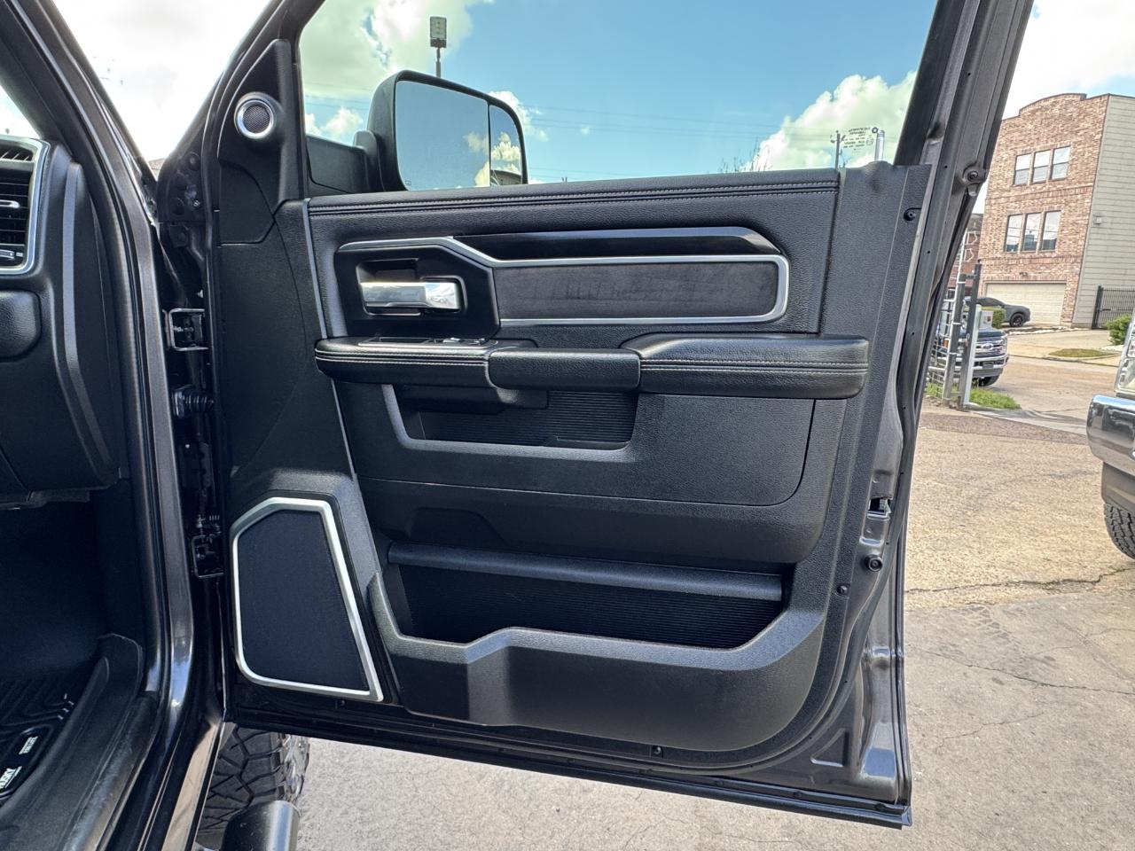 RAM 2500 Laramie Crew Cab 4WD 2021