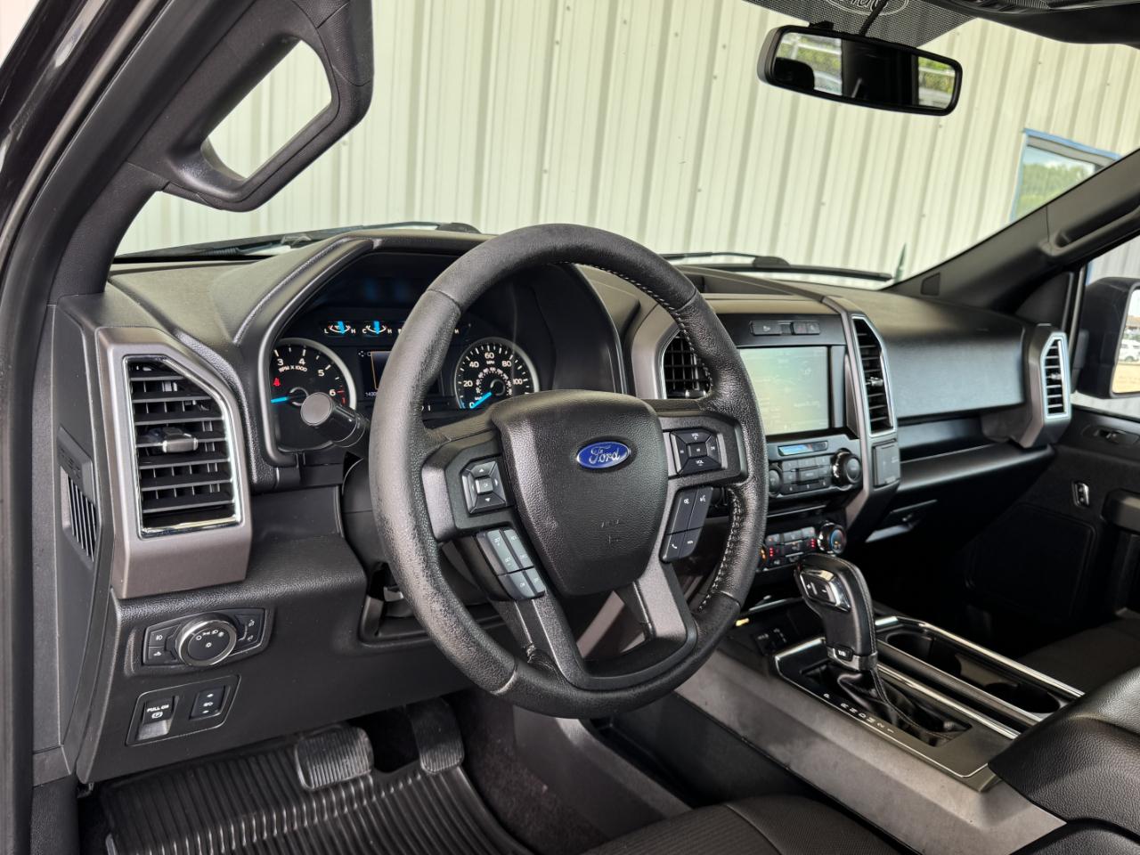 Ford F-150 XLT SuperCrew 2WD 2015
