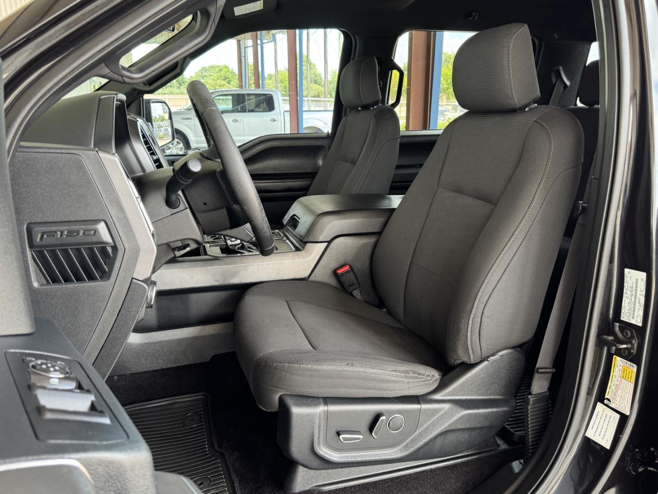 Ford F-150 XLT SuperCrew 2WD 2015