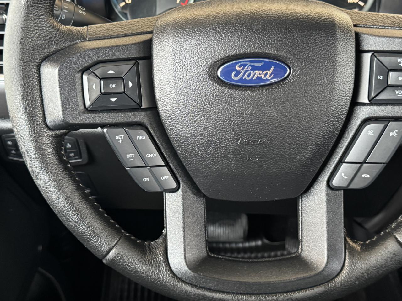 Ford F-150 XLT SuperCrew 2WD 2015