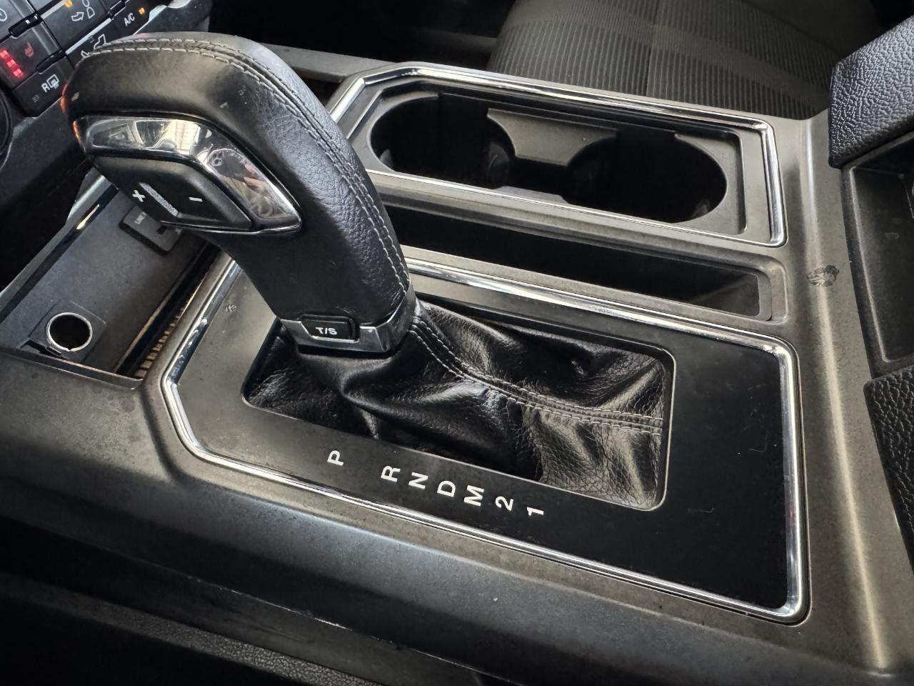 Ford F-150 XLT SuperCrew 2WD 2015