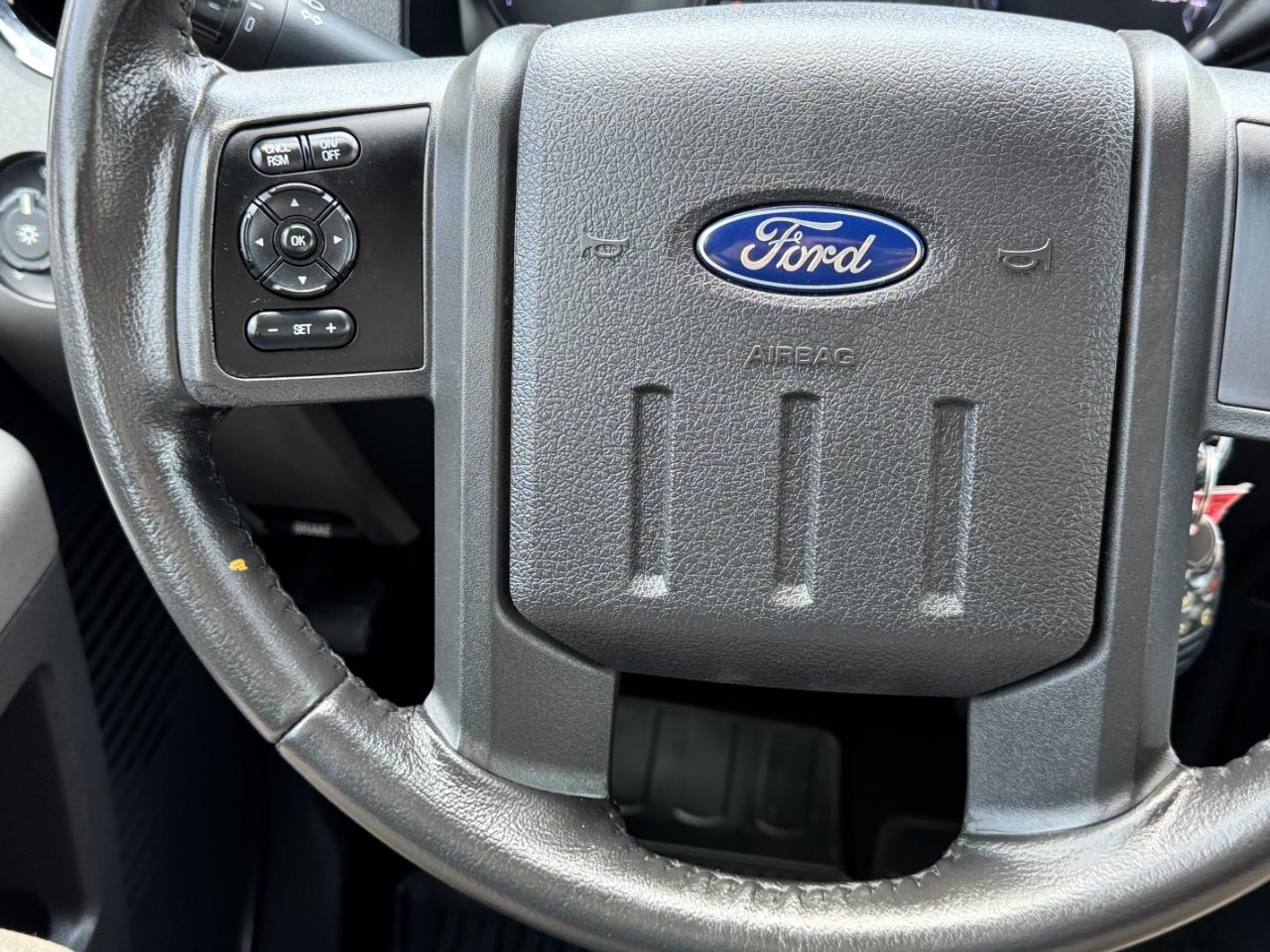 Ford Super Duty F-250 SRW  2012