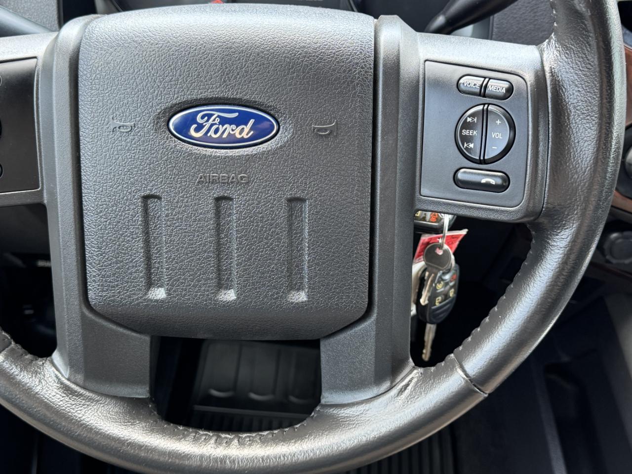 Ford Super Duty F-250 SRW  2012