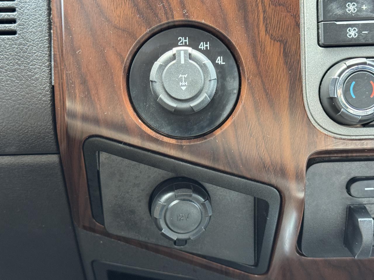 Ford Super Duty F-250 SRW  2012