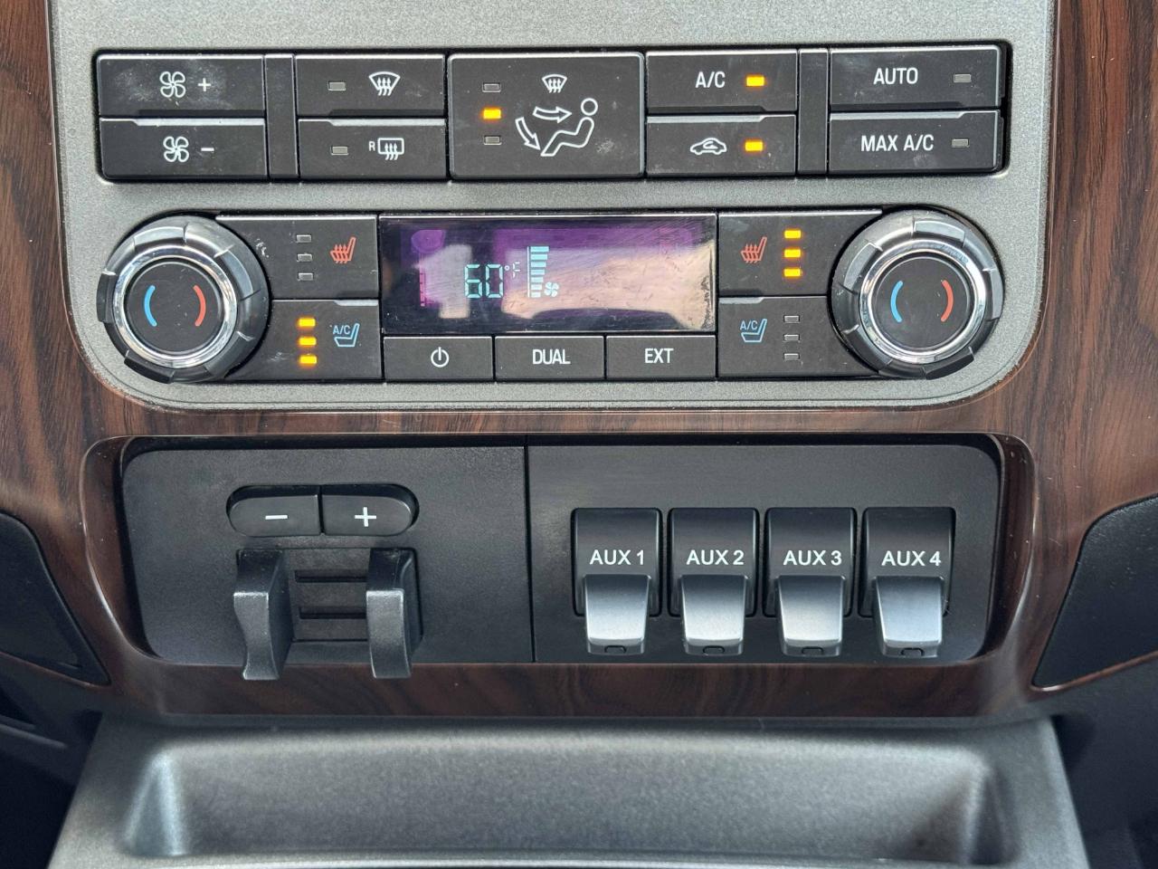 Ford Super Duty F-250 SRW  2012