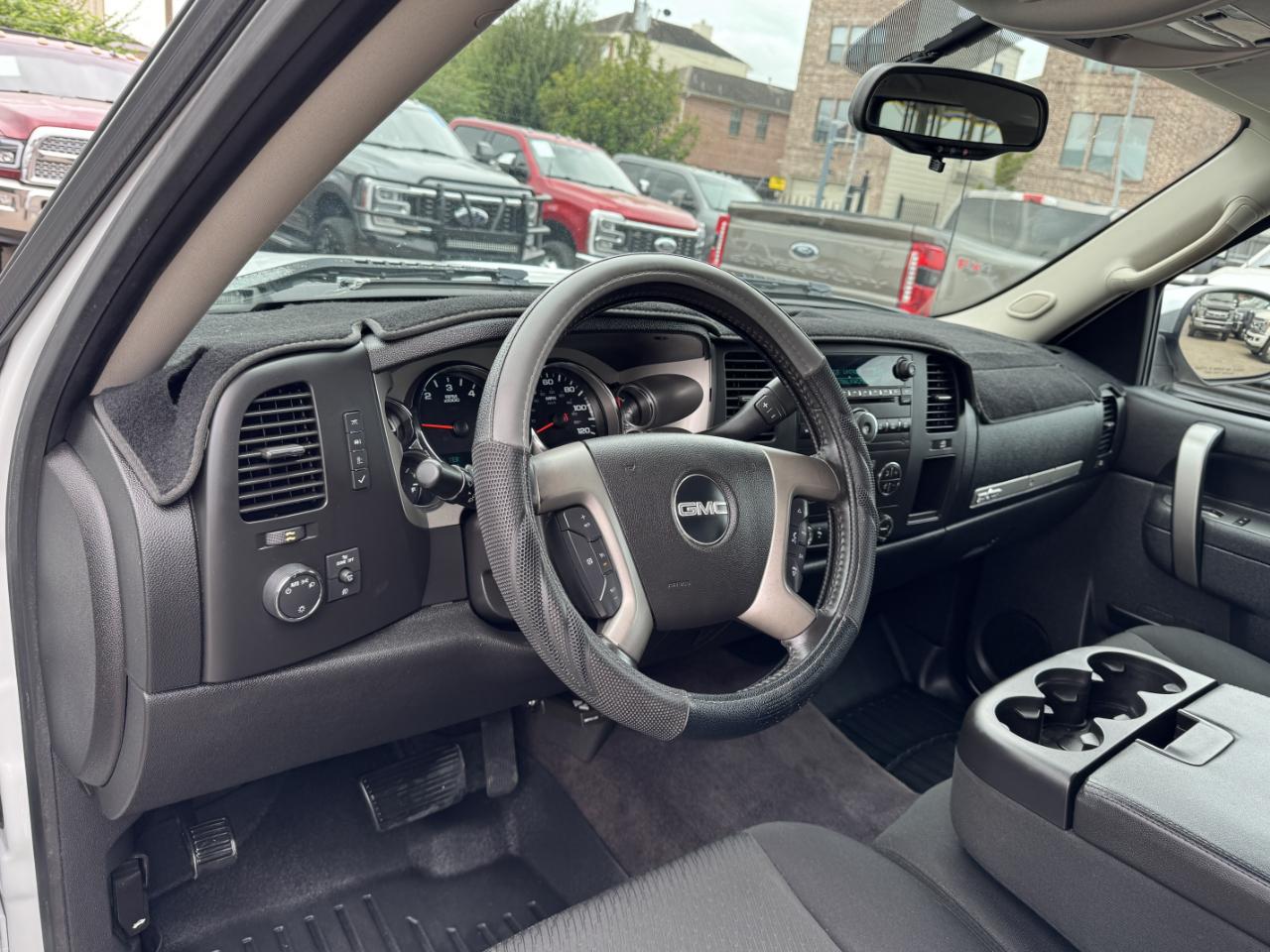 GMC Sierra 1500 SLE Crew Cab 2WD 2013