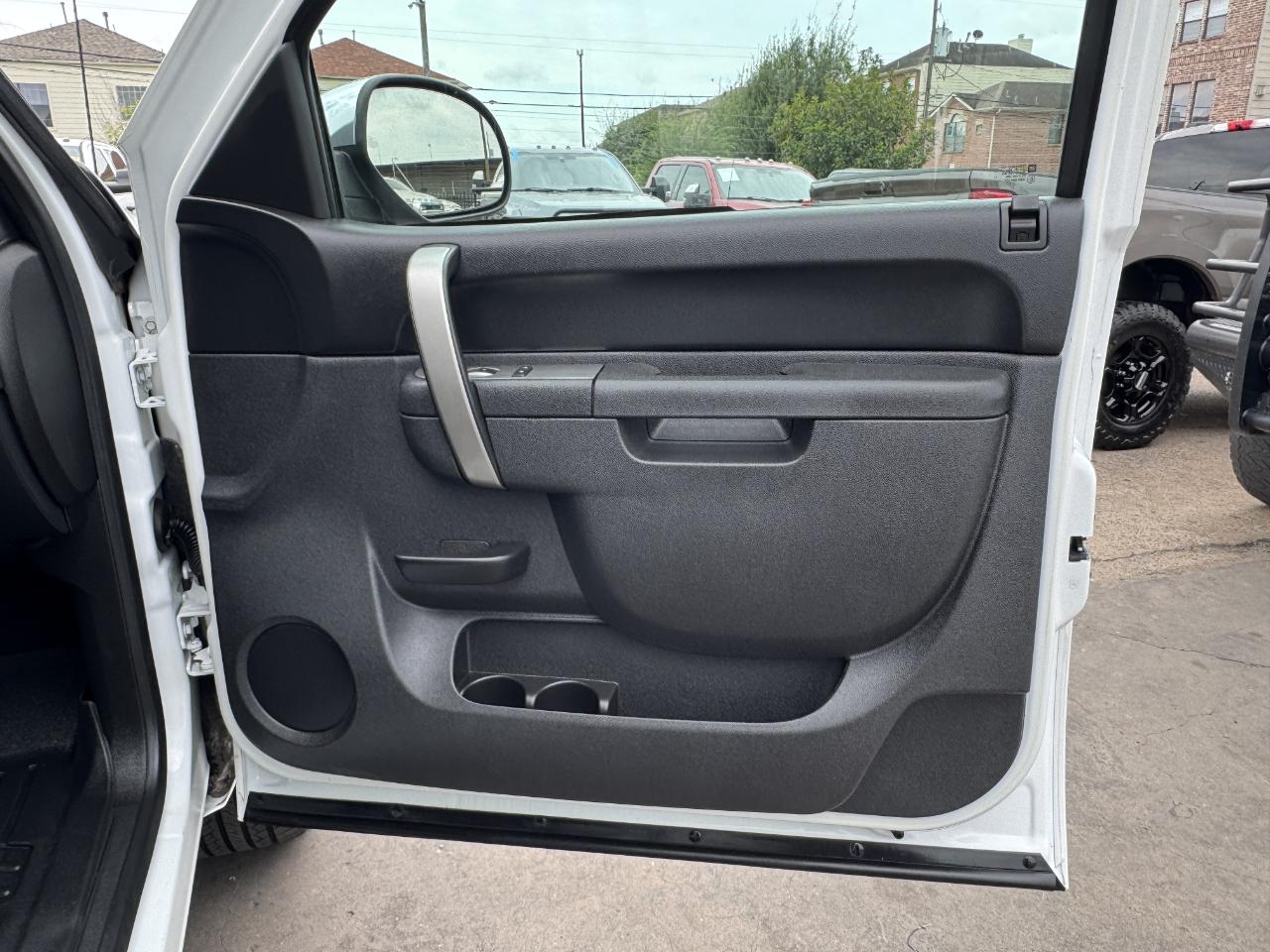GMC Sierra 1500 SLE Crew Cab 2WD 2013