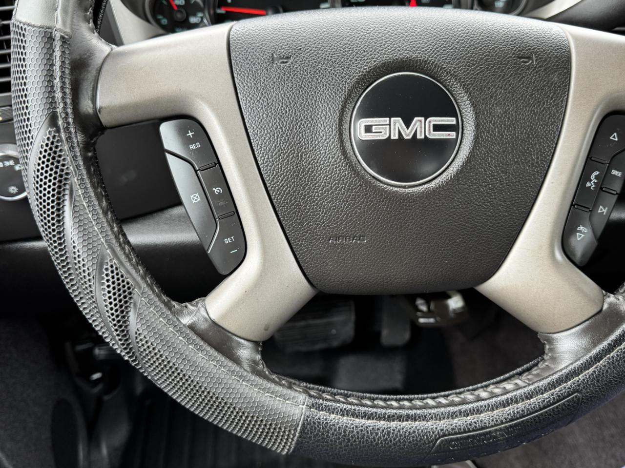 GMC Sierra 1500 SLE Crew Cab 2WD 2013