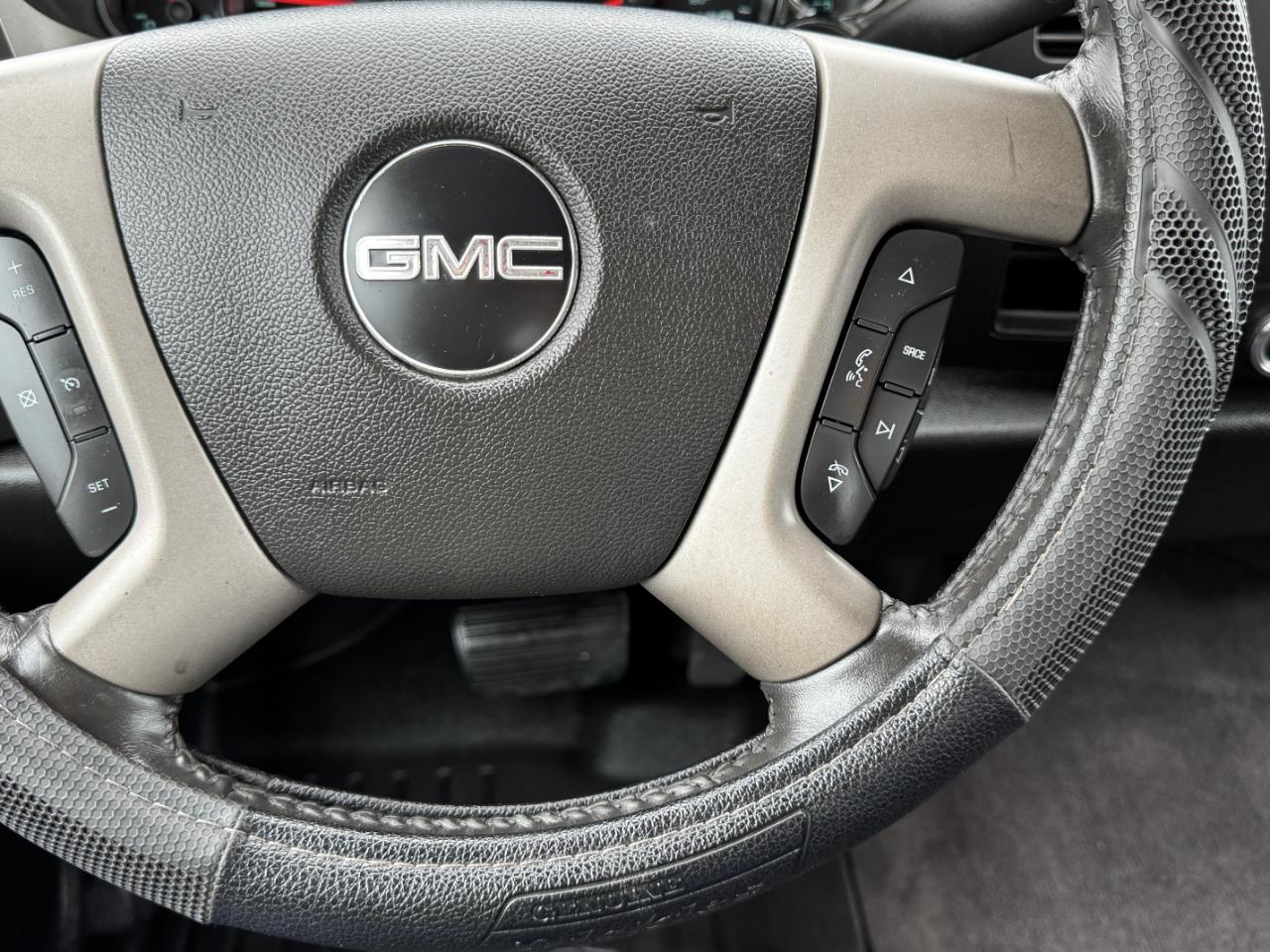 GMC Sierra 1500 SLE Crew Cab 2WD 2013