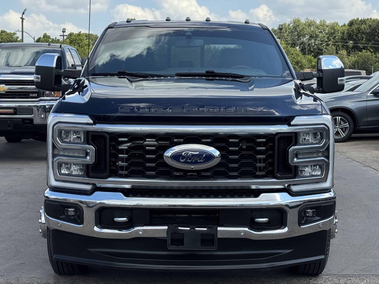 Ford Super Duty F-350 DRW  2024