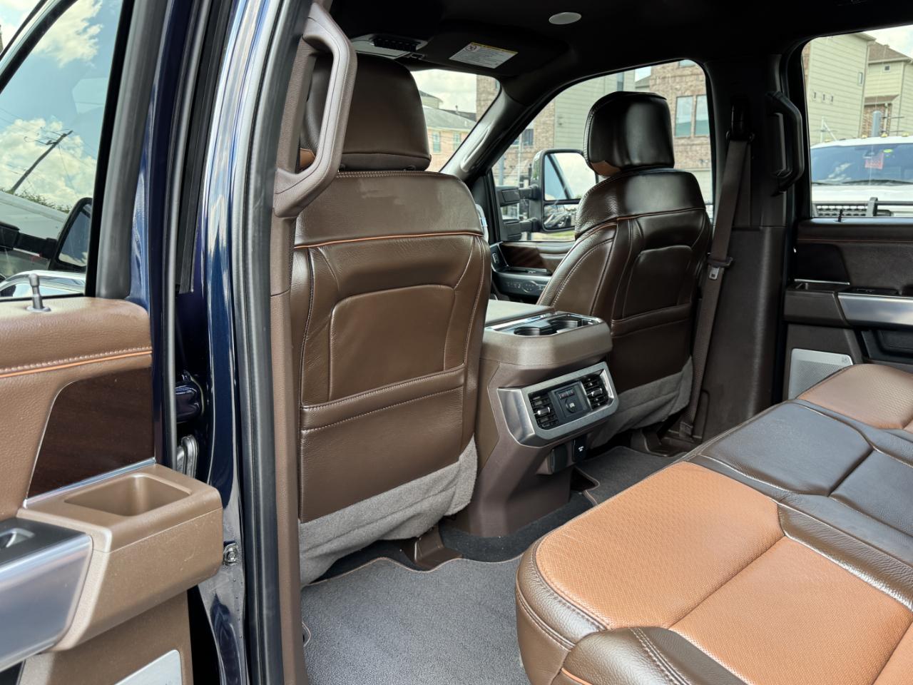 Ford Super Duty F-350 DRW  2024