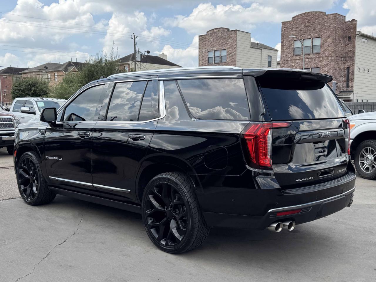 GMC Yukon Denali Ultimate 4WD 2023