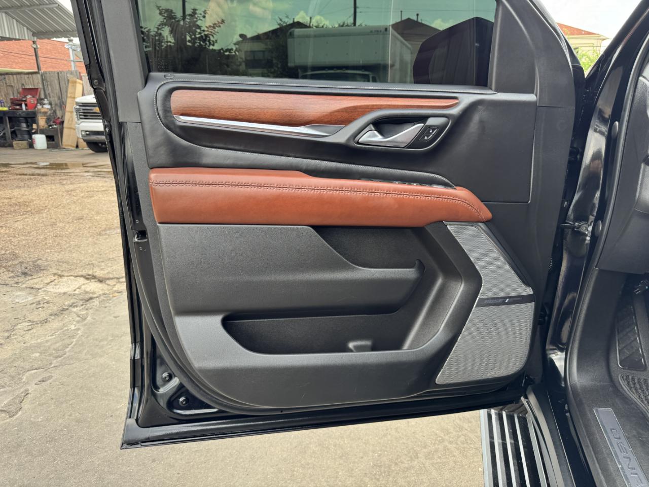 GMC Yukon Denali Ultimate 4WD 2023