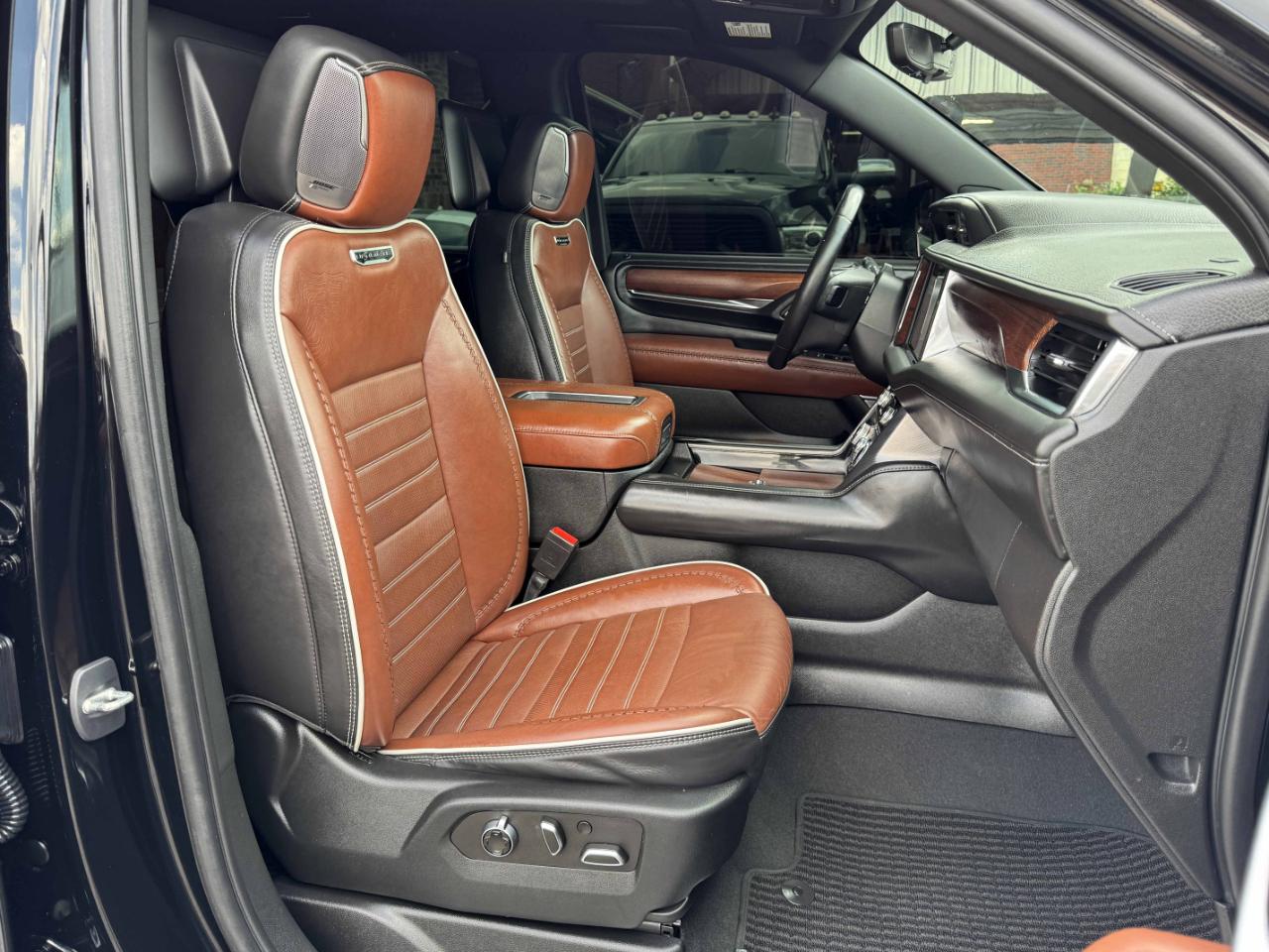 GMC Yukon Denali Ultimate 4WD 2023