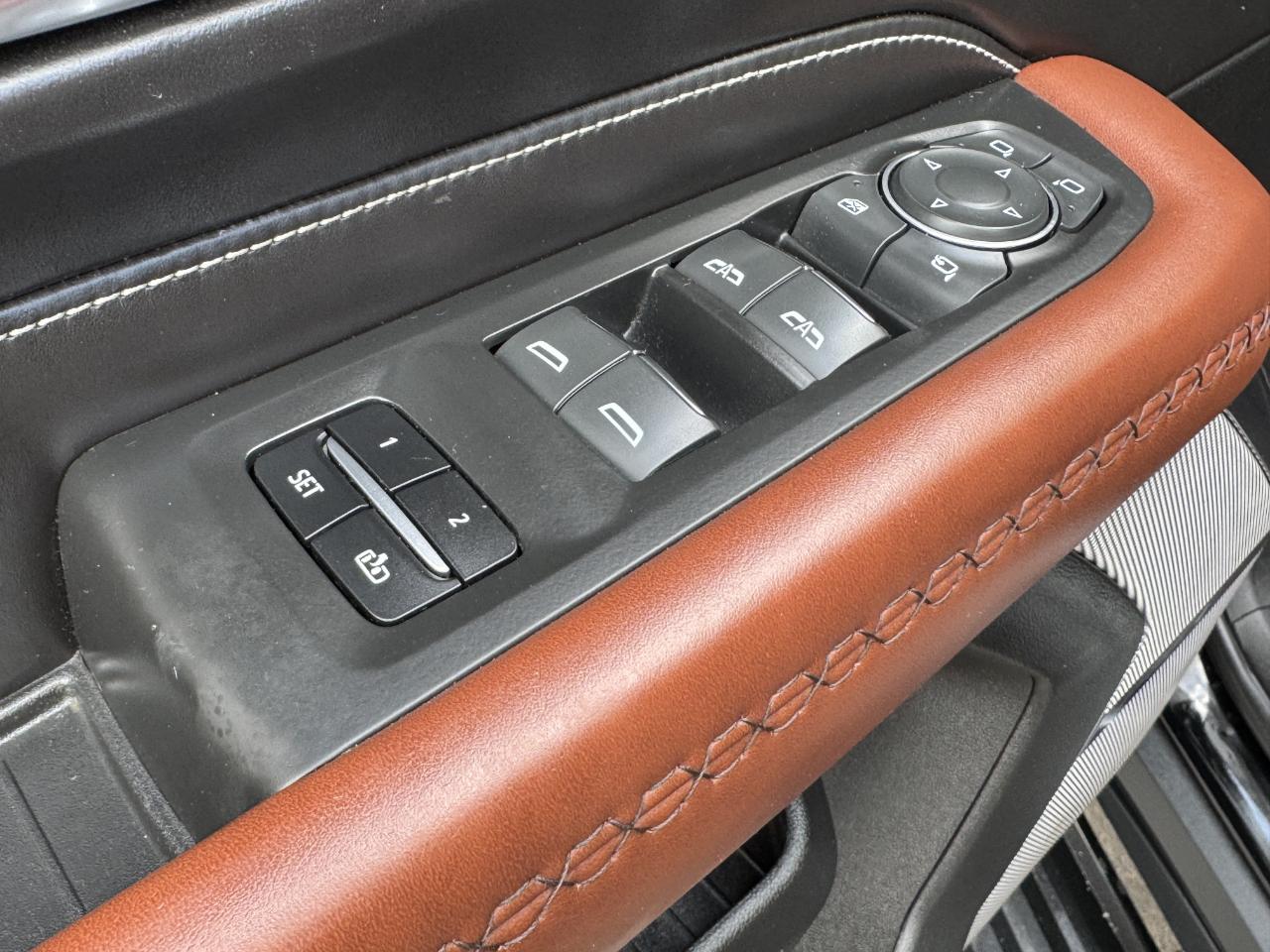 GMC Yukon Denali Ultimate 4WD 2023