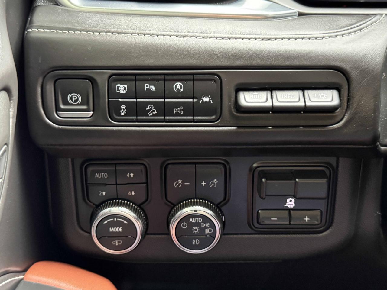 GMC Yukon Denali Ultimate 4WD 2023
