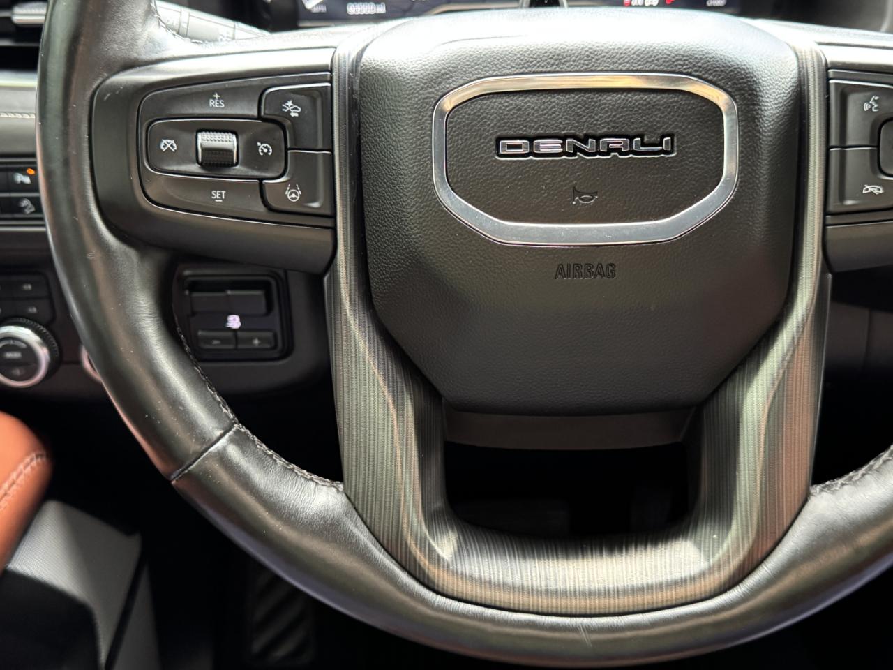 GMC Yukon Denali Ultimate 4WD 2023