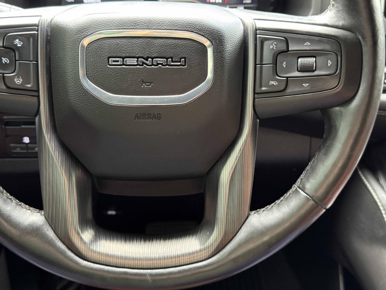 GMC Yukon Denali Ultimate 4WD 2023