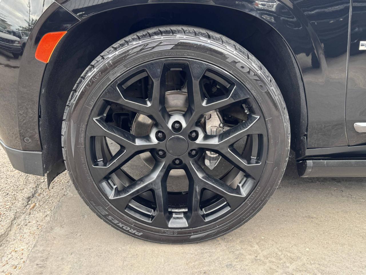 GMC Yukon Denali Ultimate 4WD 2023
