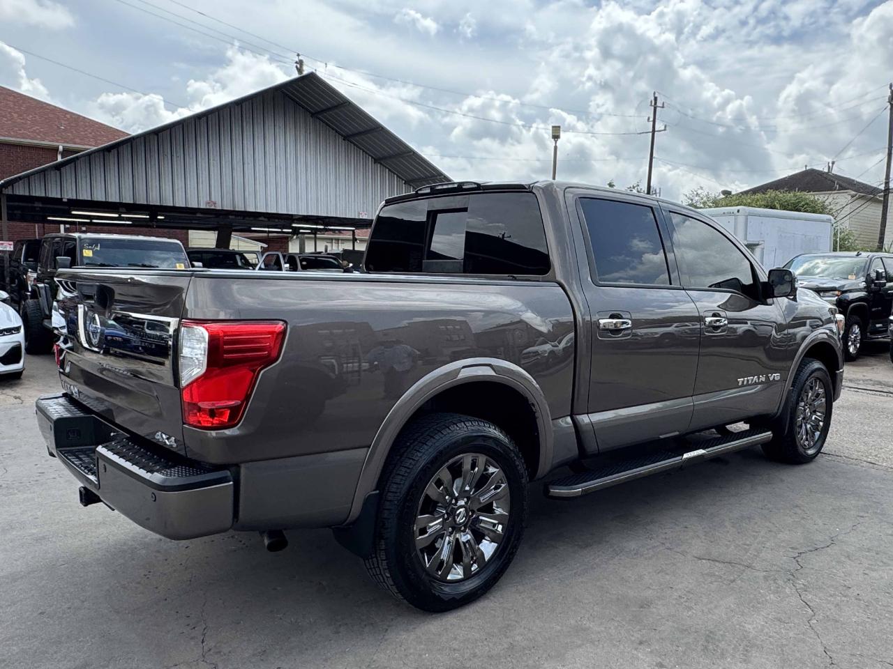 Nissan Titan Platinum Reserve Crew Cab 4WD 2018