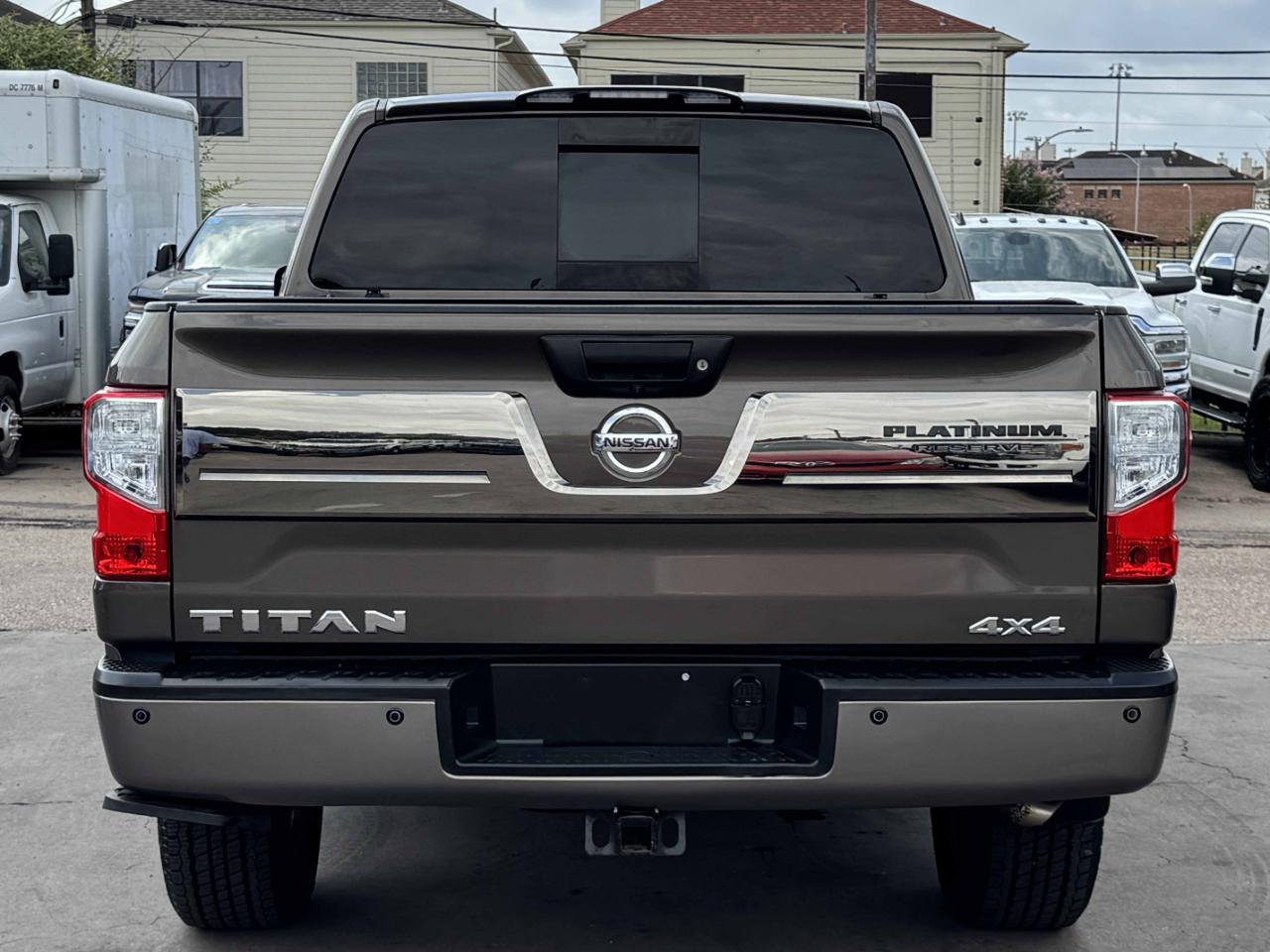 Nissan Titan Platinum Reserve Crew Cab 4WD 2018