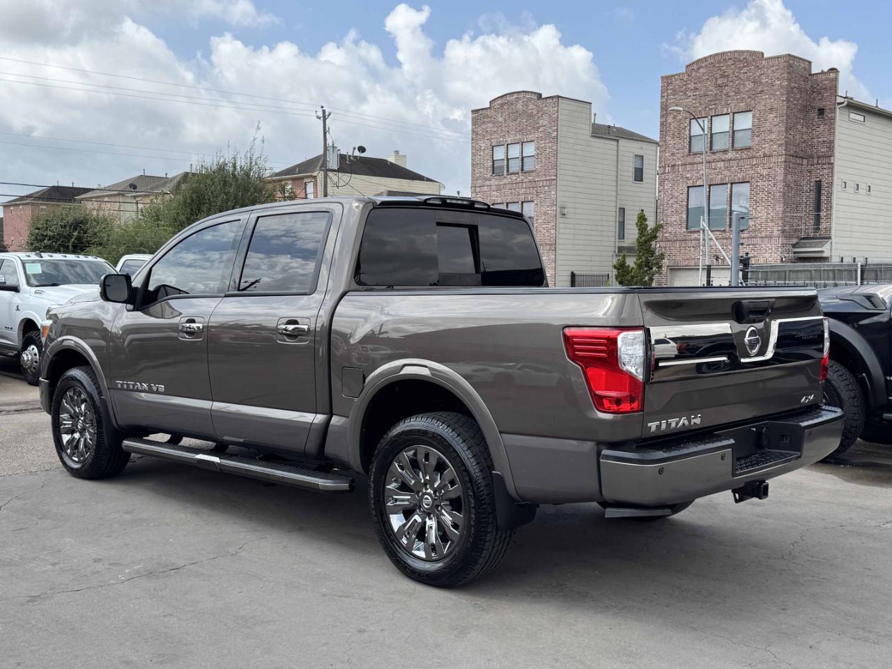 Nissan Titan Platinum Reserve Crew Cab 4WD 2018