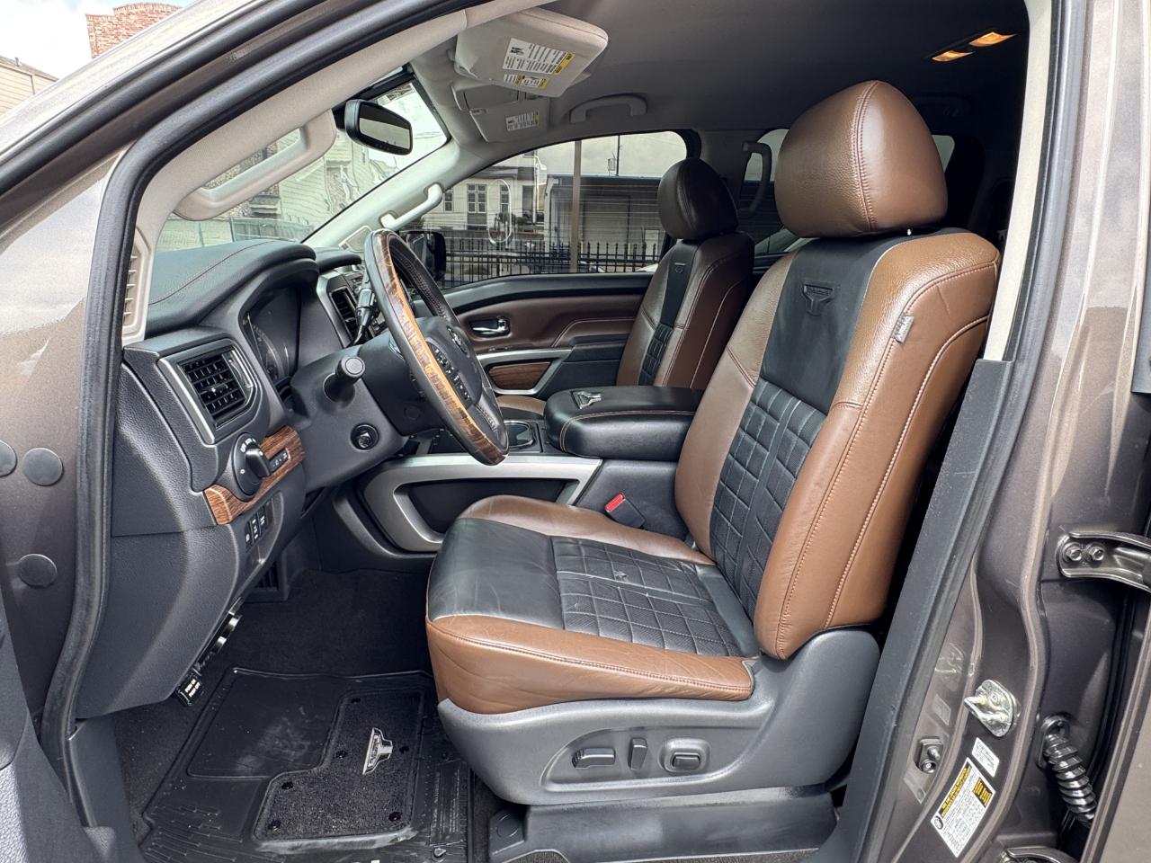 Nissan Titan Platinum Reserve Crew Cab 4WD 2018