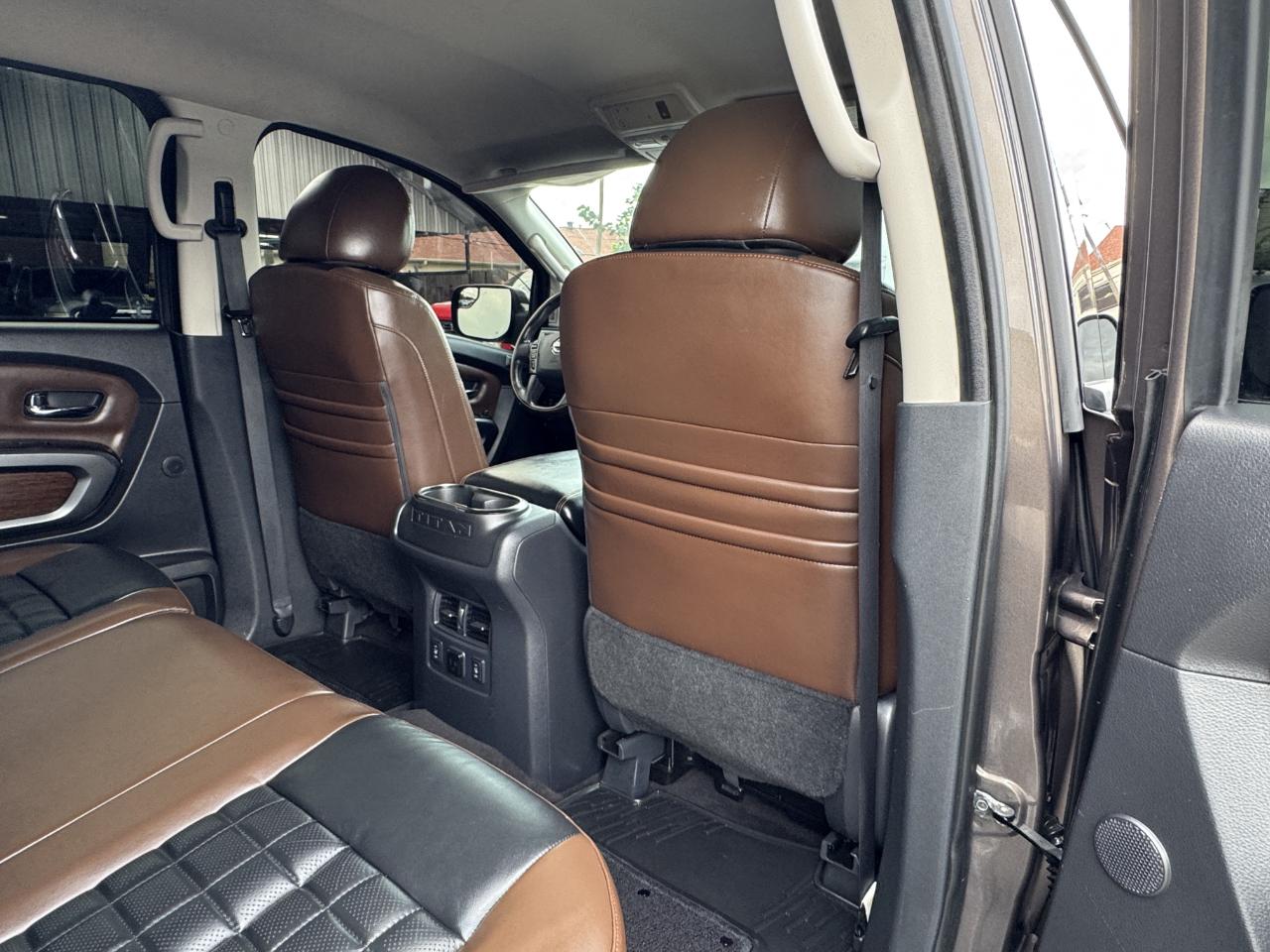 Nissan Titan Platinum Reserve Crew Cab 4WD 2018