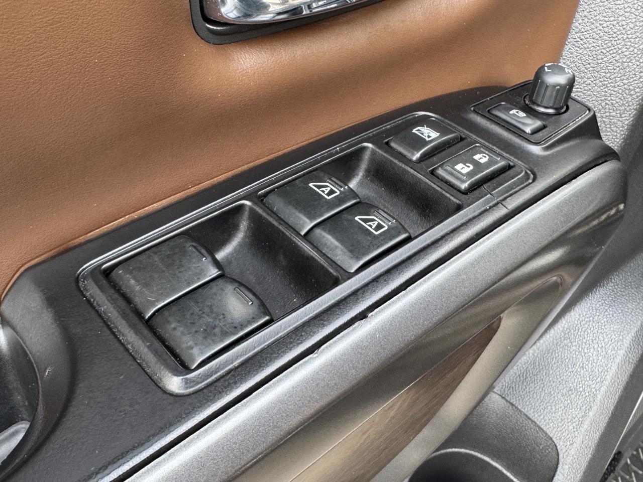 Nissan Titan Platinum Reserve Crew Cab 4WD 2018