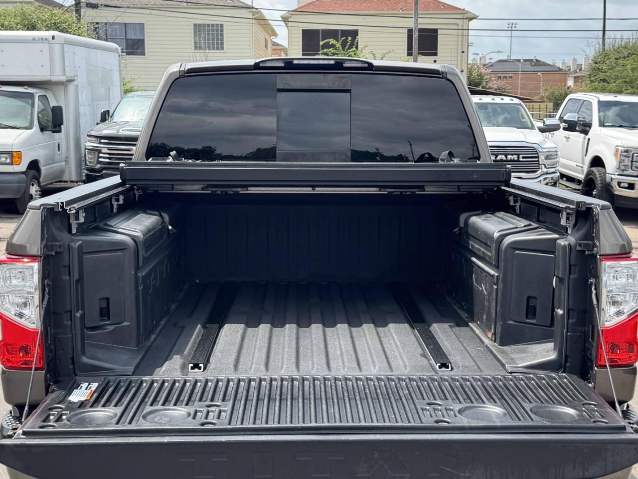 Nissan Titan Platinum Reserve Crew Cab 4WD 2018