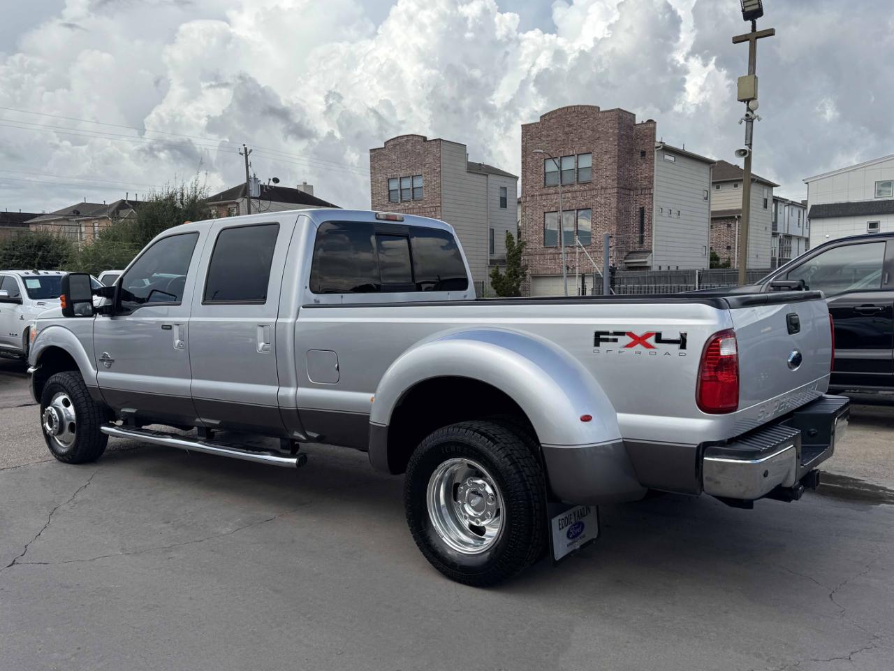 Ford Super Duty F-350 DRW  2011