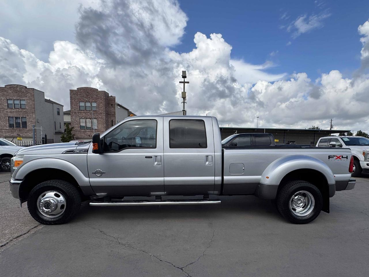 Ford Super Duty F-350 DRW  2011
