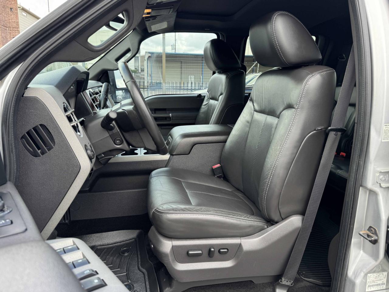 Ford Super Duty F-350 DRW  2011