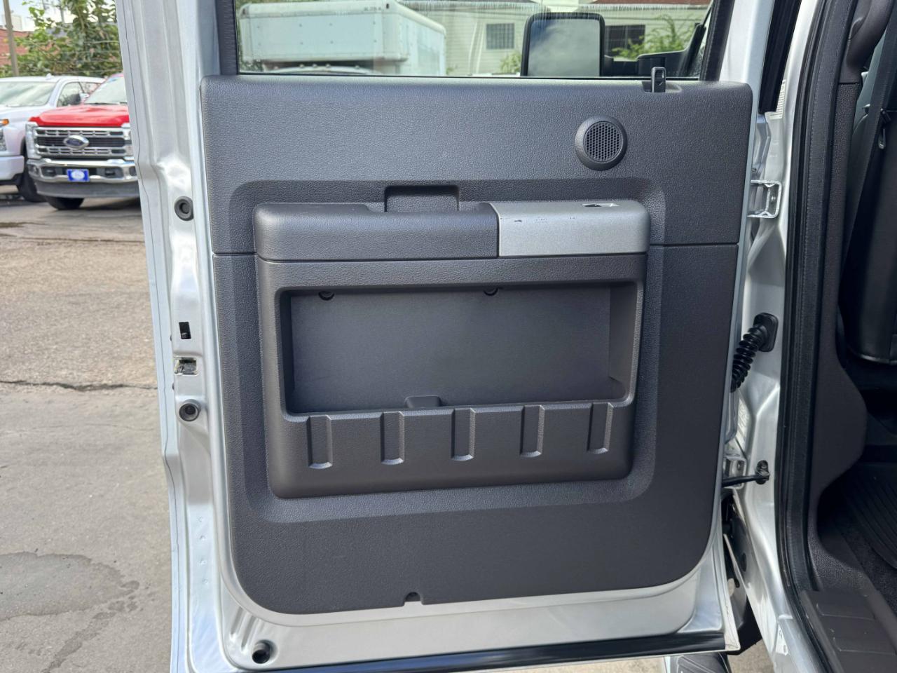 Ford Super Duty F-350 DRW  2011