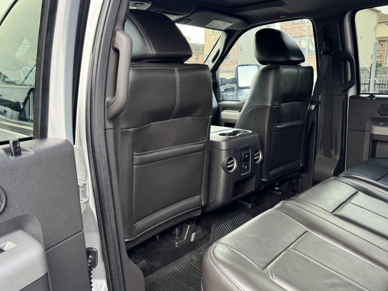 Ford Super Duty F-350 DRW  2011