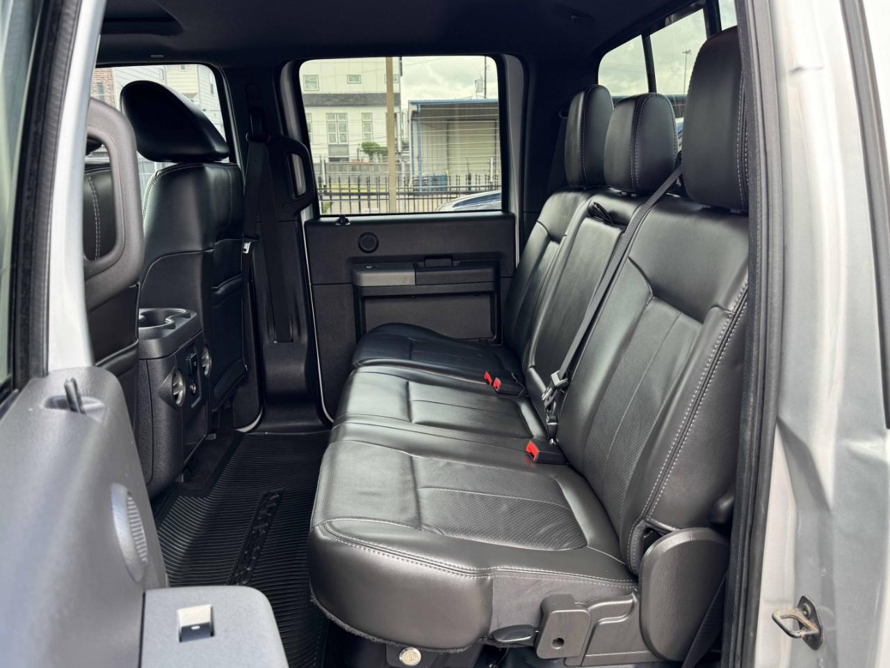 Ford Super Duty F-350 DRW  2011