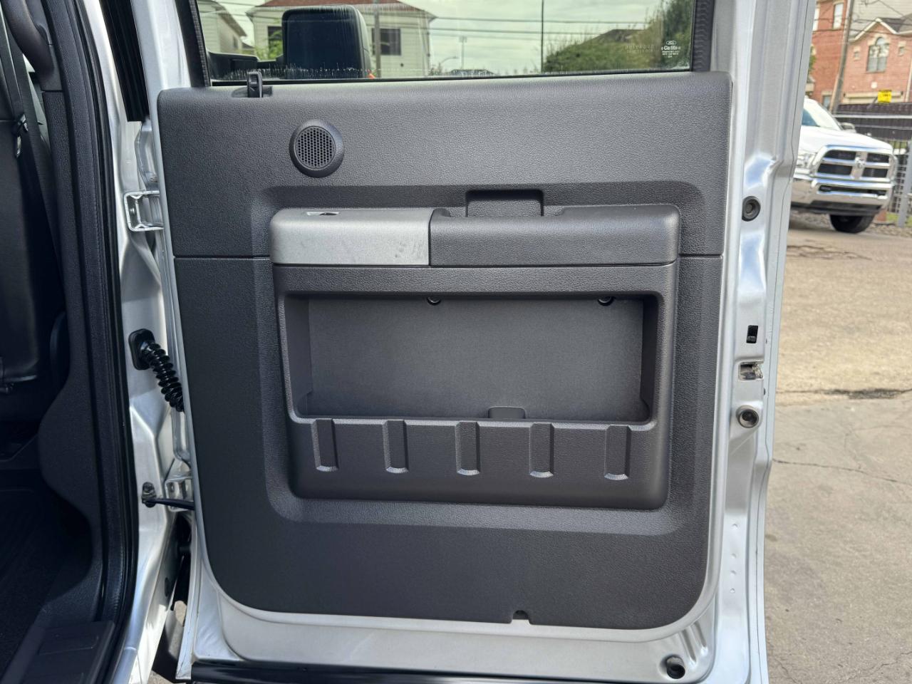 Ford Super Duty F-350 DRW  2011