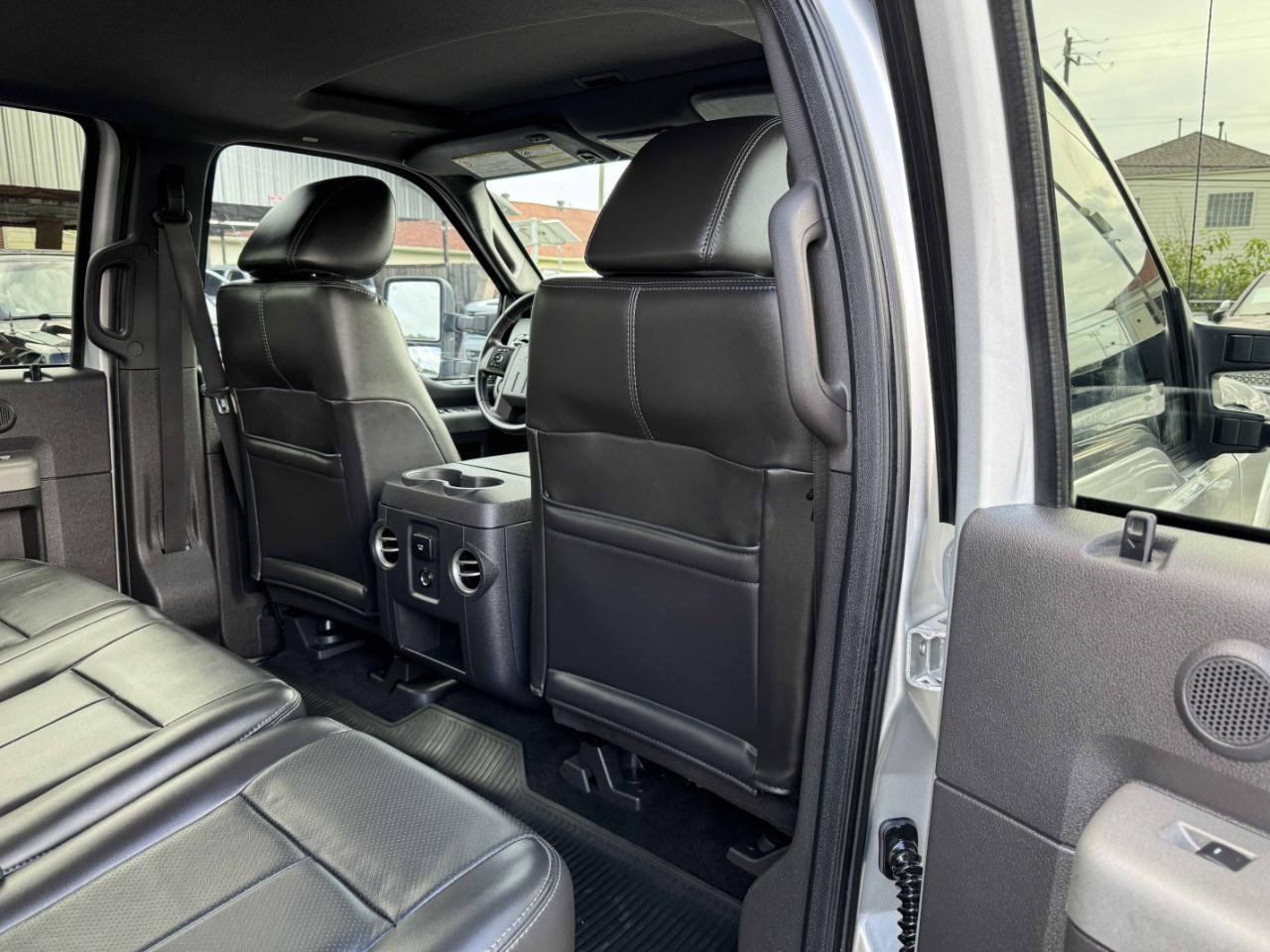 Ford Super Duty F-350 DRW  2011