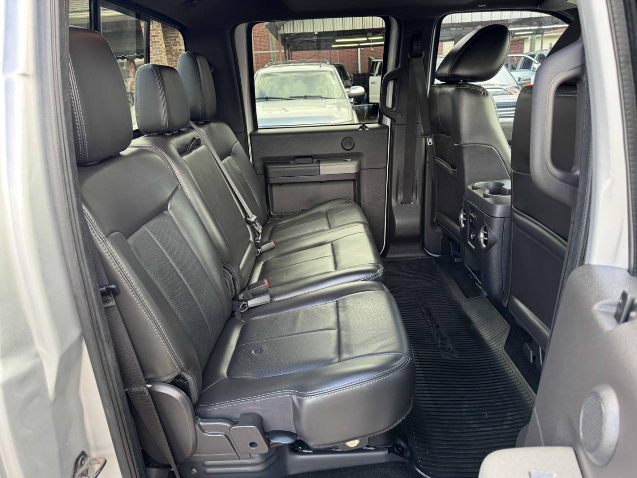 Ford Super Duty F-350 DRW  2011