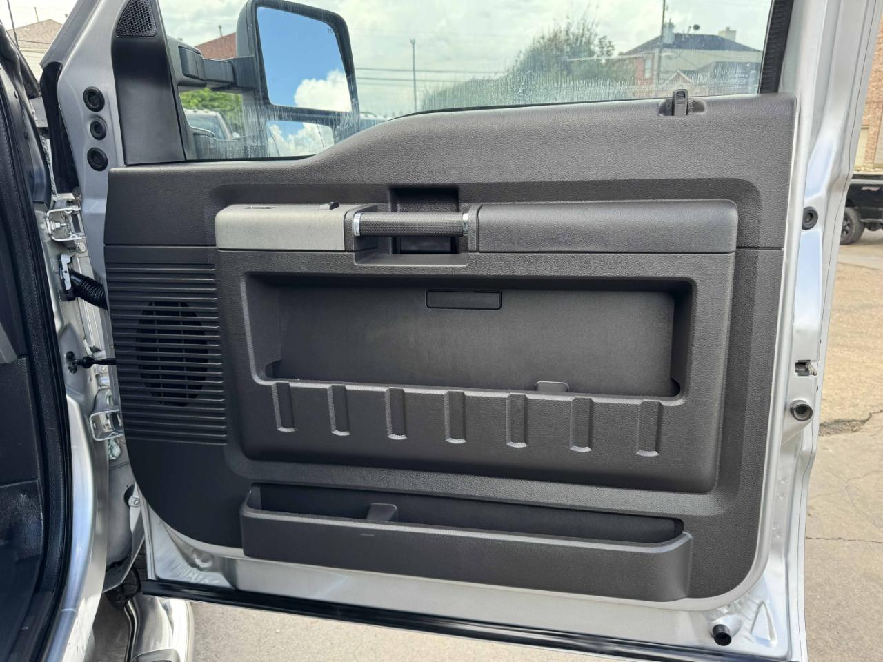 Ford Super Duty F-350 DRW  2011