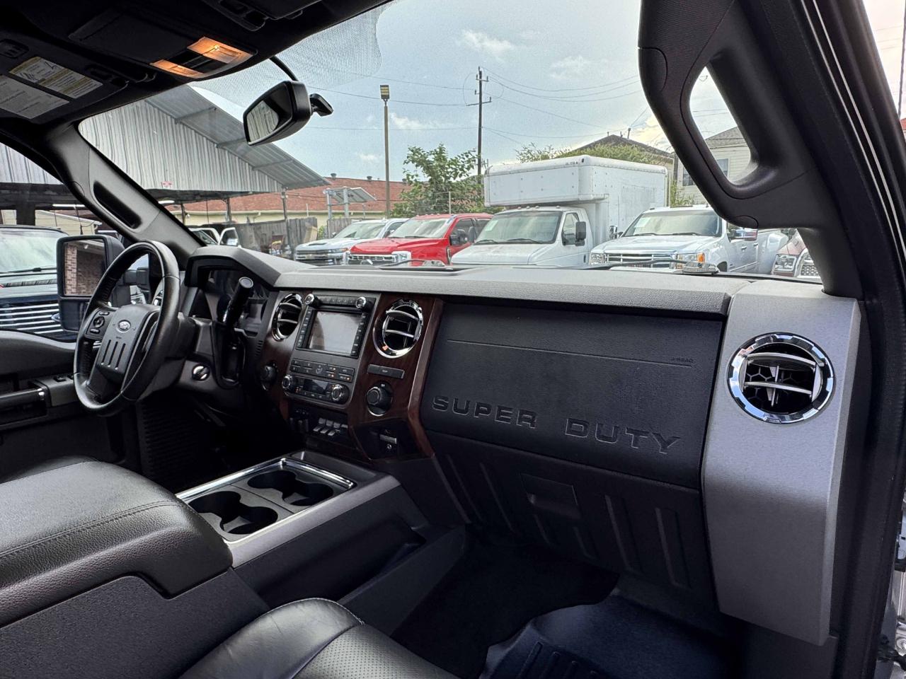 Ford Super Duty F-350 DRW  2011