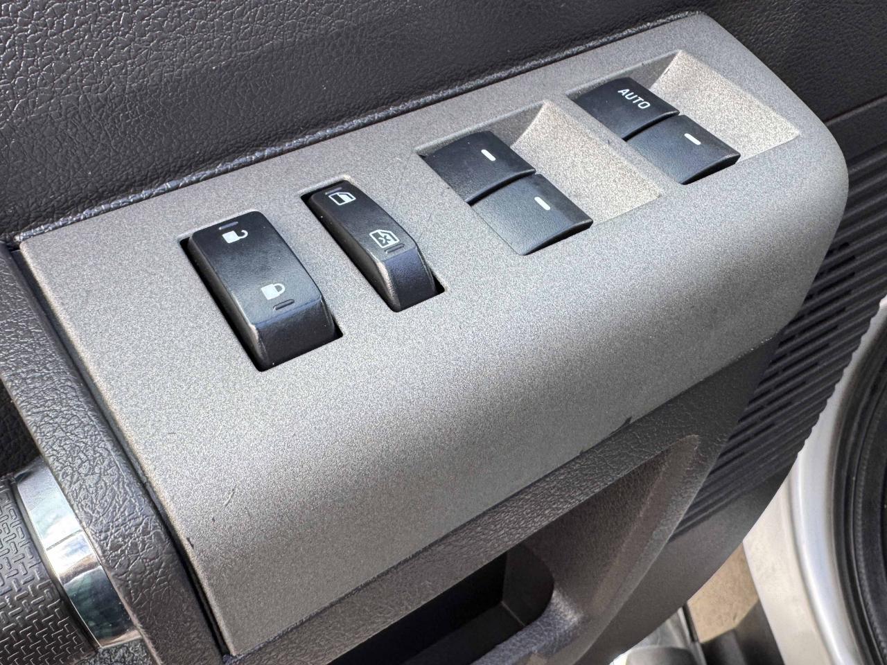Ford Super Duty F-350 DRW  2011