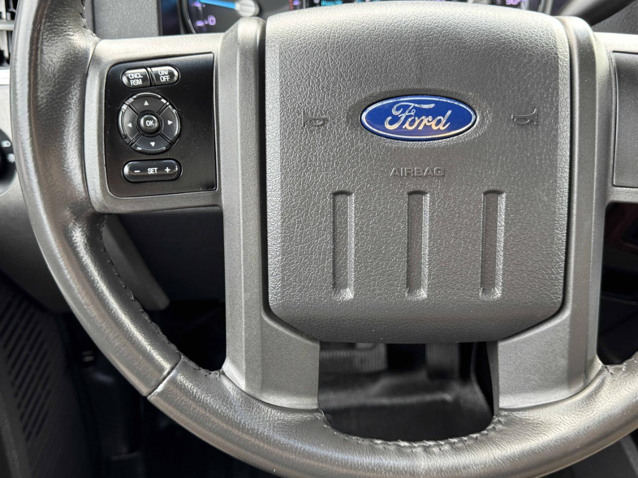 Ford Super Duty F-350 DRW  2011